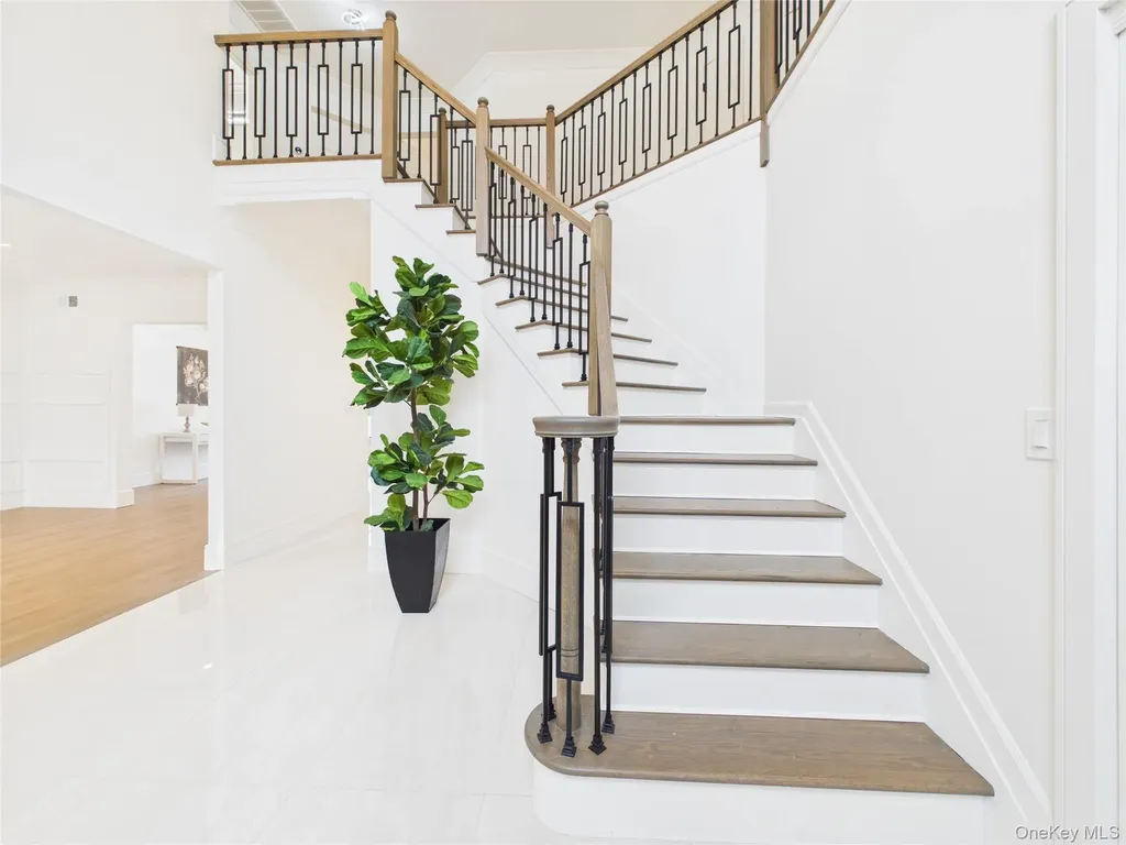 21 Pine Edge Place Dix Hills NY 11746