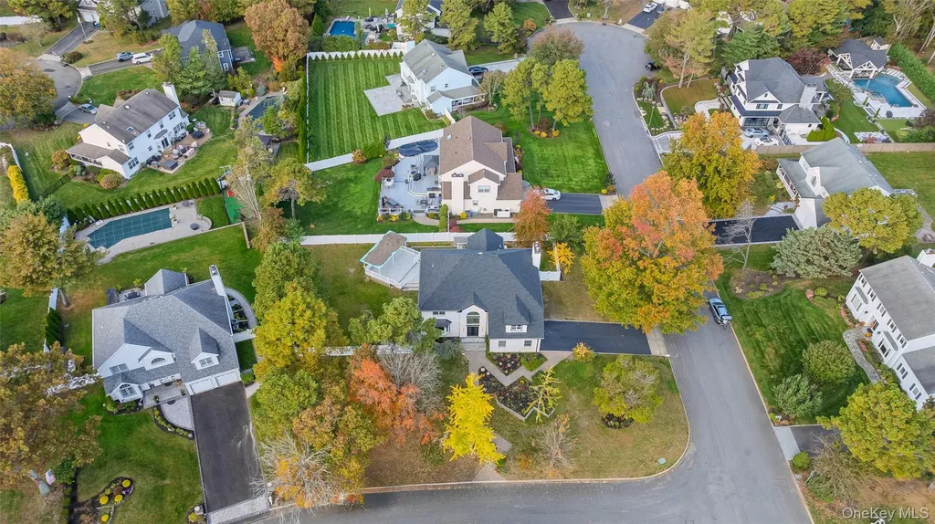 21 Pine Edge Place Dix Hills NY 11746