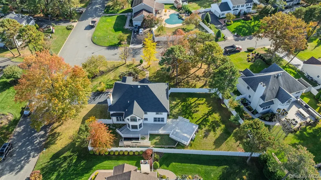 21 Pine Edge Place Dix Hills NY 11746