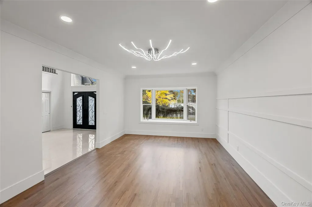 21 Pine Edge Place Dix Hills NY 11746