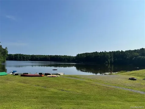 26 Summit Drive Barryville NY 12719