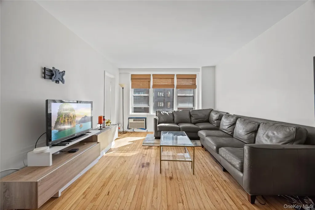 2736 Independence Avenue Bronx NY 10463