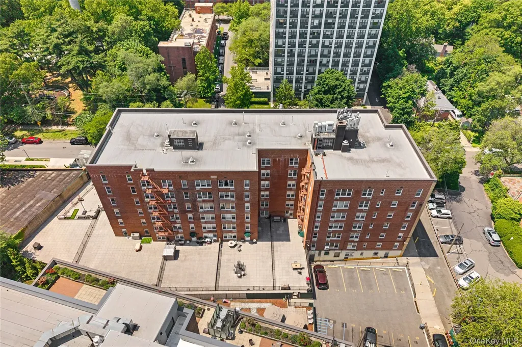 2736 Independence Avenue Bronx NY 10463