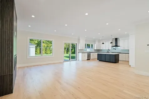 47 Netz Place Albertson NY 11507