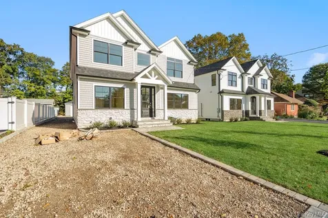 47 Netz Place Albertson NY 11507