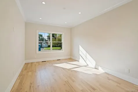 47 Netz Place Albertson NY 11507