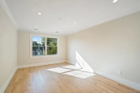 47 Netz Place Albertson NY 11507