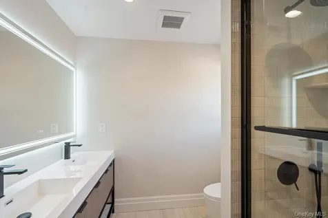 47 Netz Place Albertson NY 11507