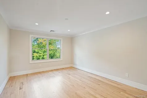 47 Netz Place Albertson NY 11507