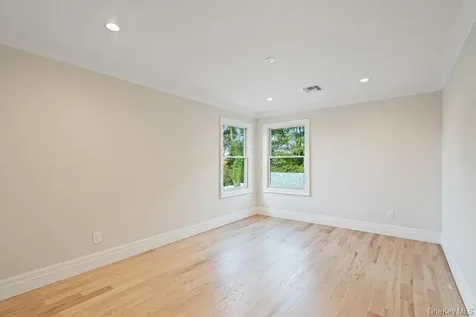 47 Netz Place Albertson NY 11507