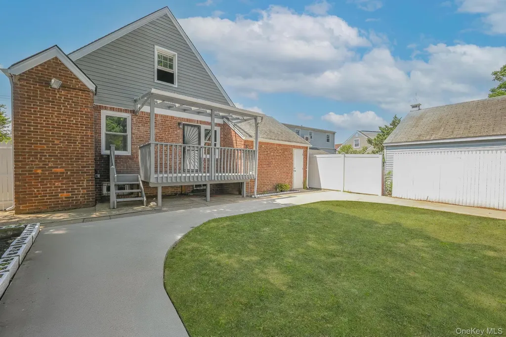 73 Broadway Valley Stream NY 11580