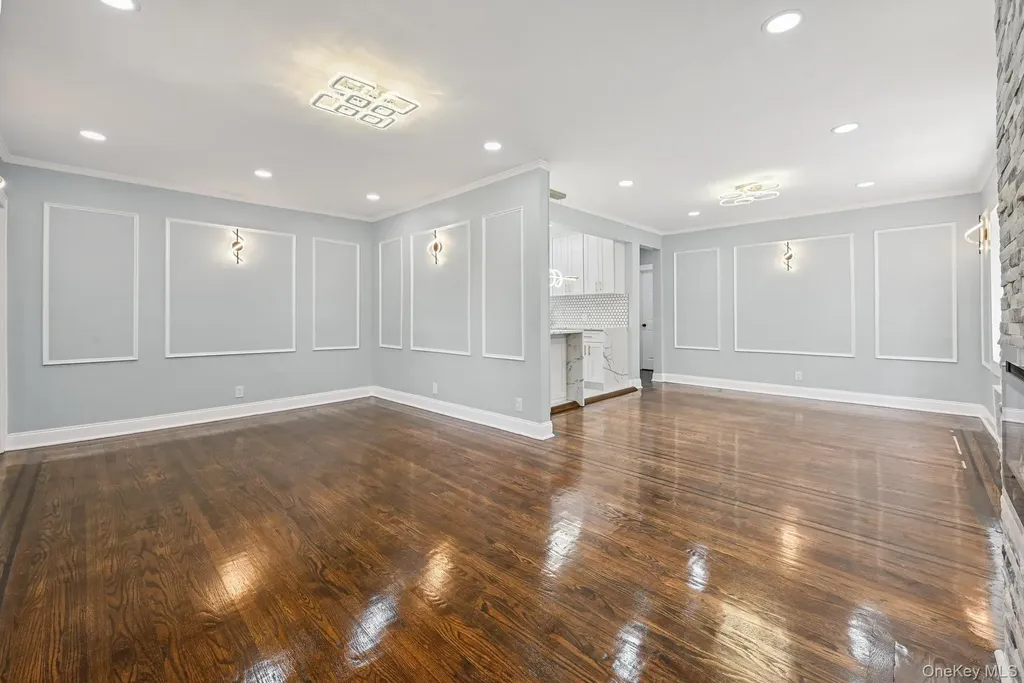 73 Broadway Valley Stream NY 11580