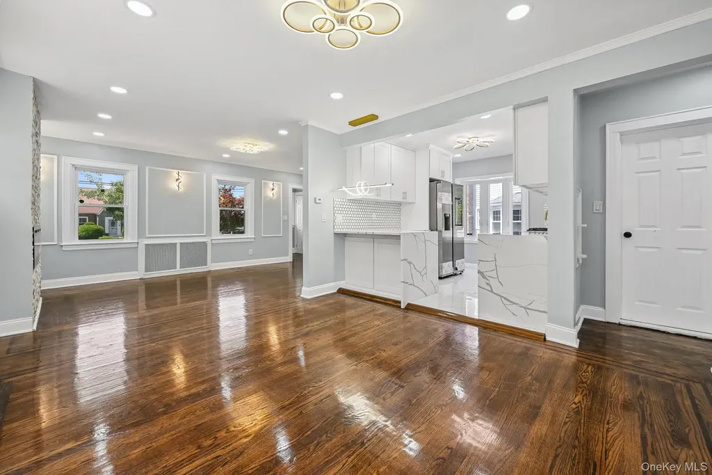 73 Broadway Valley Stream NY 11580