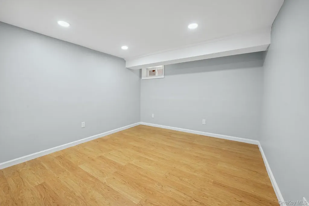 73 Broadway Valley Stream NY 11580