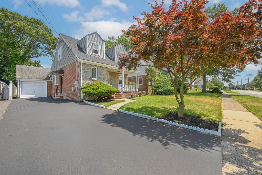 73 Broadway Valley Stream NY 11580
