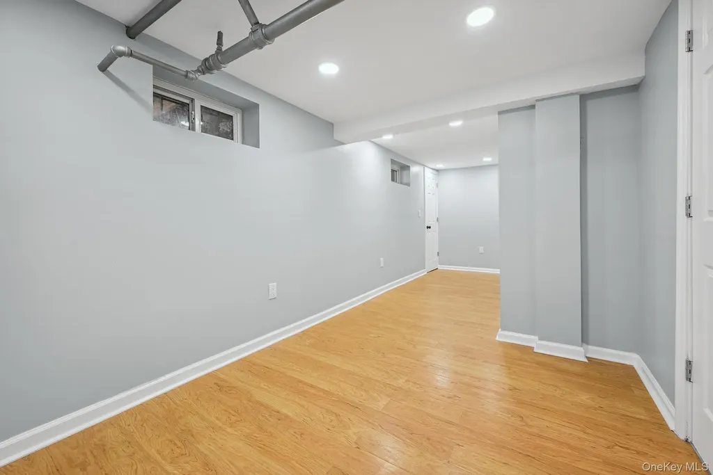 73 Broadway Valley Stream NY 11580