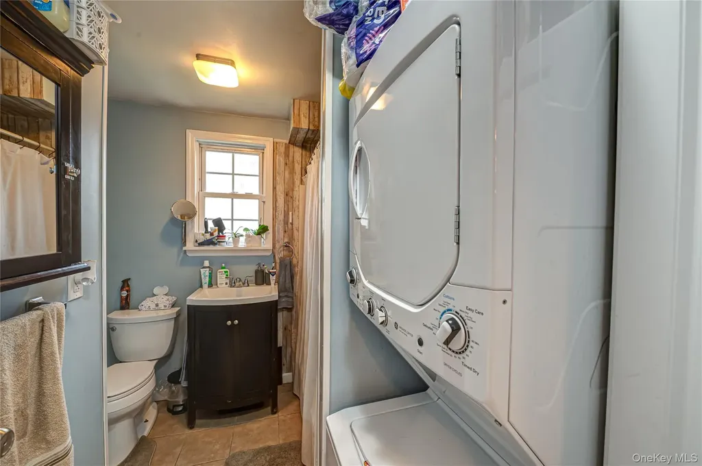 96 Huntington Drive Mastic Beach NY 11951