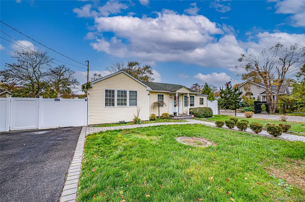 96 Huntington Drive Mastic Beach NY 11951
