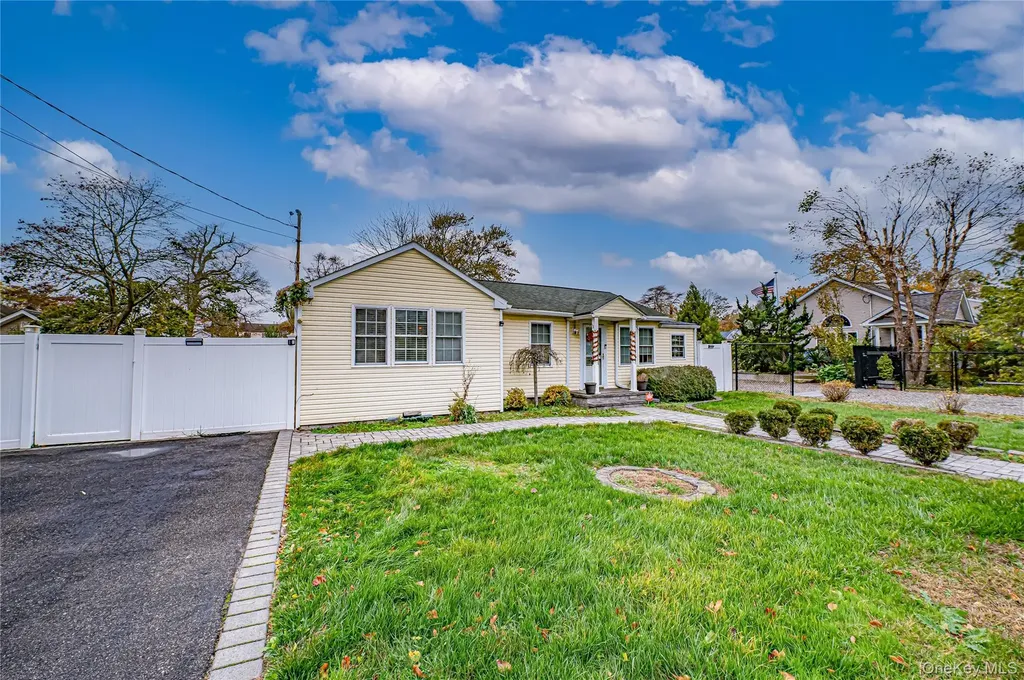 96 Huntington Drive Mastic Beach NY 11951