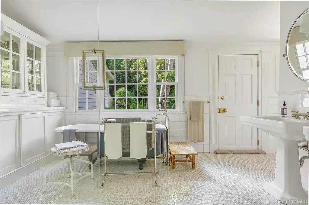 47 White Bridge Road Chatham NY 12136