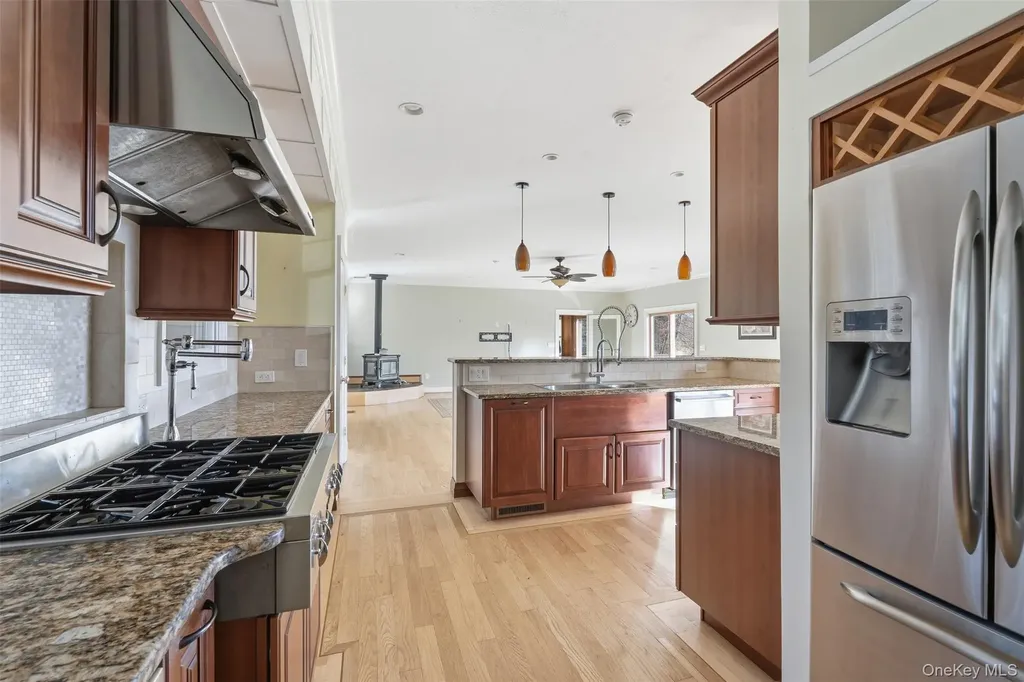 78 Baldwin Road Patterson NY 12563