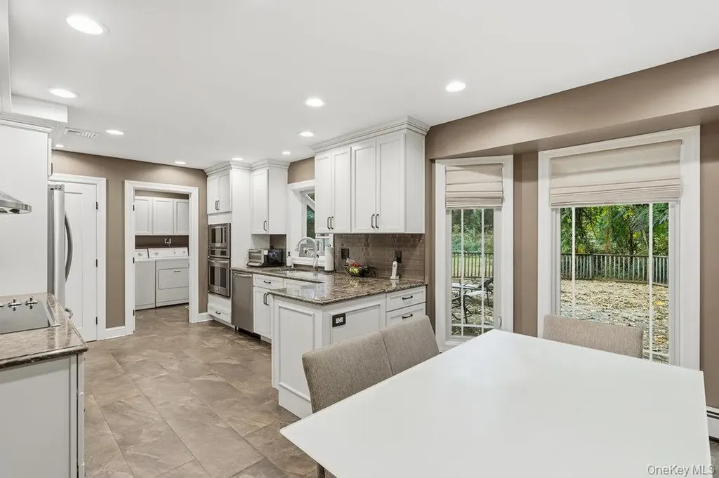 3 Aron Drive Woodbury NY 11797