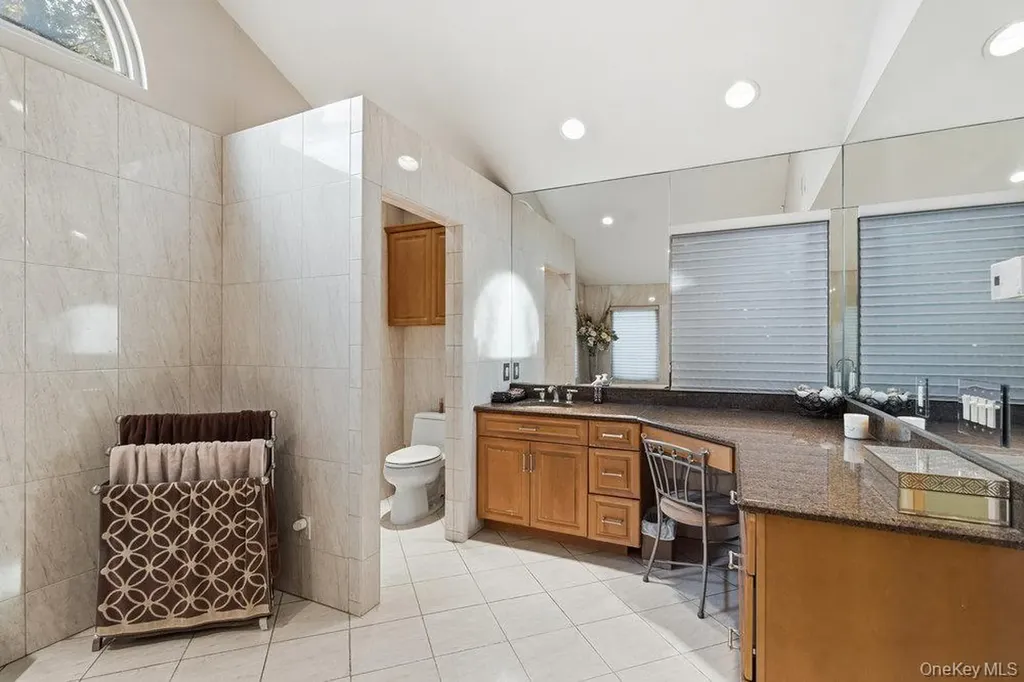 3 Aron Drive Woodbury NY 11797