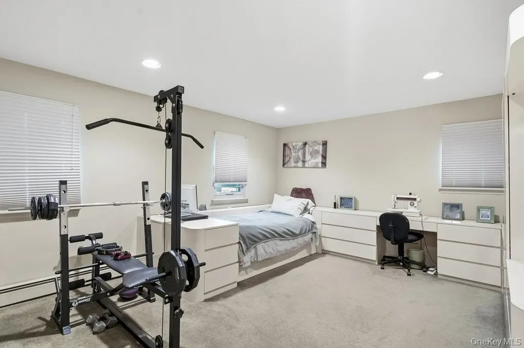 3 Aron Drive Woodbury NY 11797