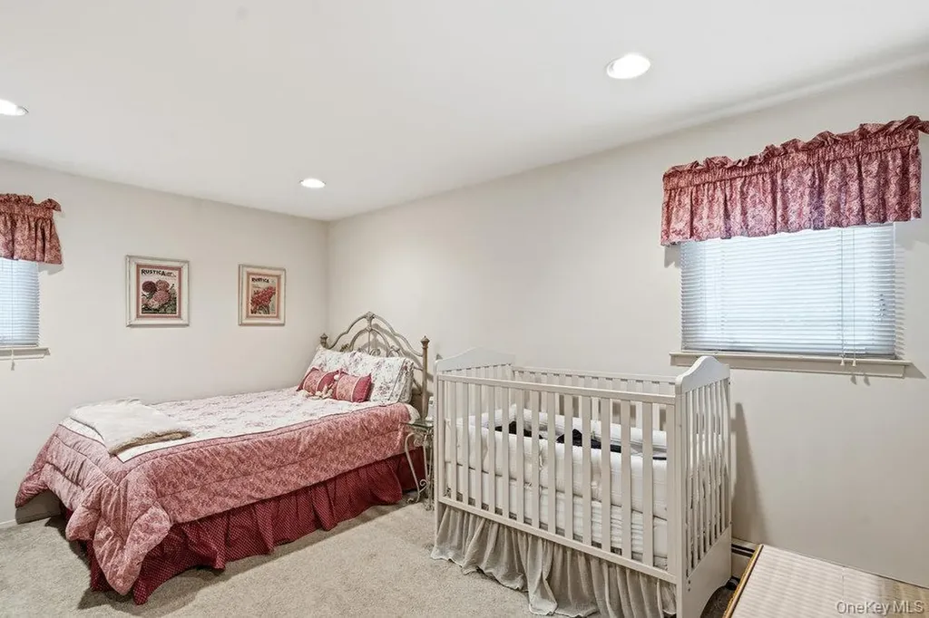 3 Aron Drive Woodbury NY 11797
