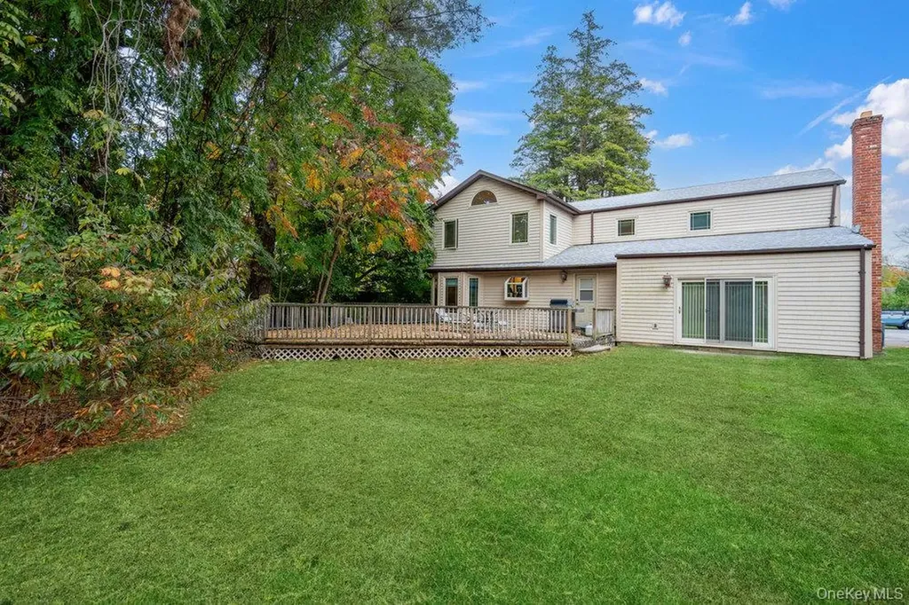 3 Aron Drive Woodbury NY 11797