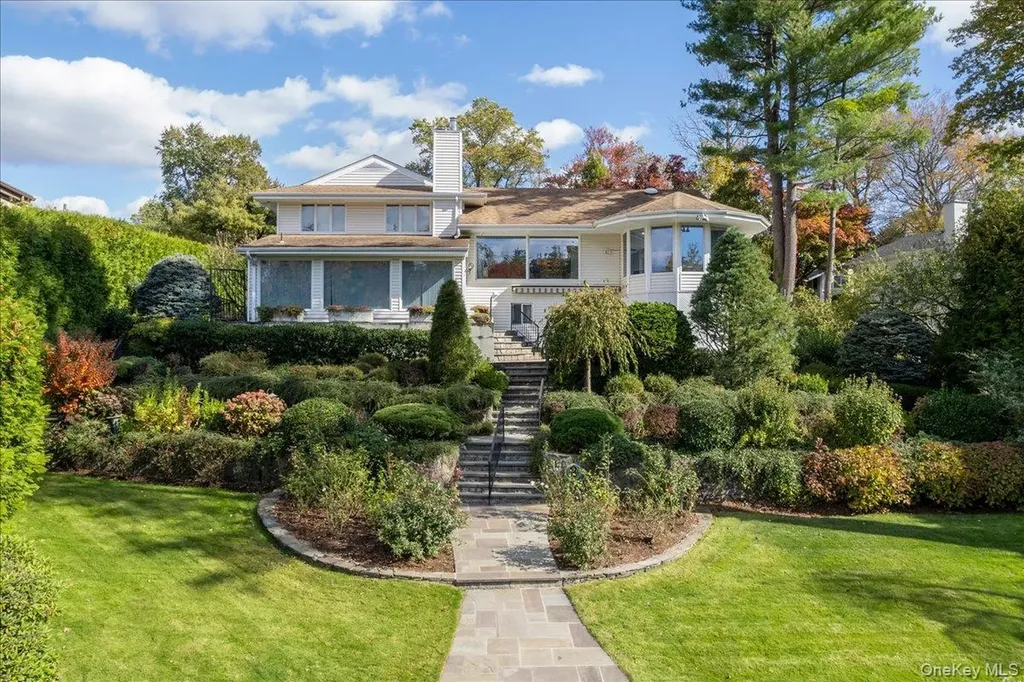 34 Lakeshore Drive Eastchester NY 10709