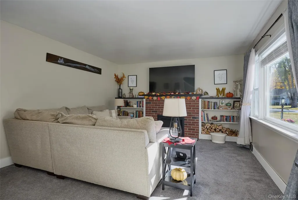 39 Alda Drive Poughkeepsie NY 12603