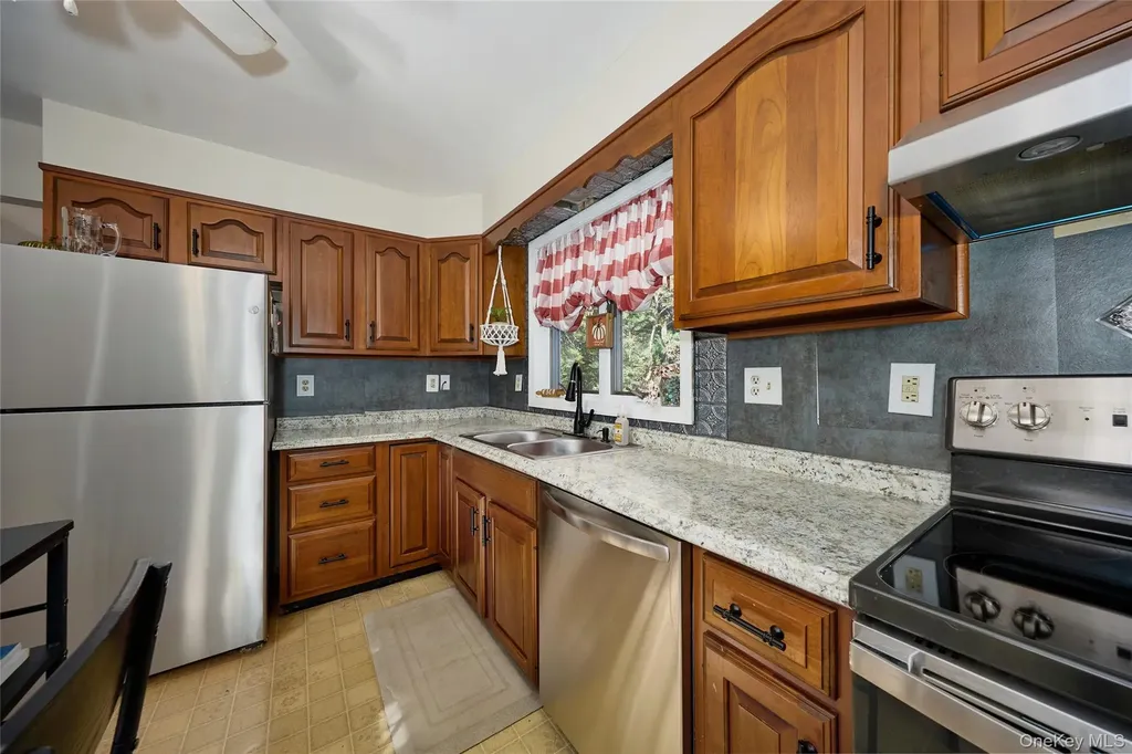 39 Alda Drive Poughkeepsie NY 12603