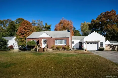 39 Alda Drive Poughkeepsie NY 12603