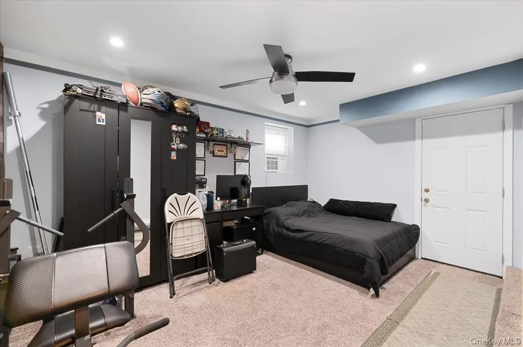 21 Eleanor Road Plainview NY 11803