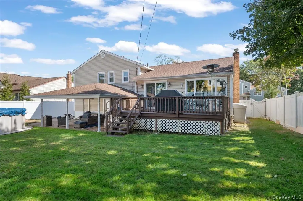 21 Eleanor Road Plainview NY 11803