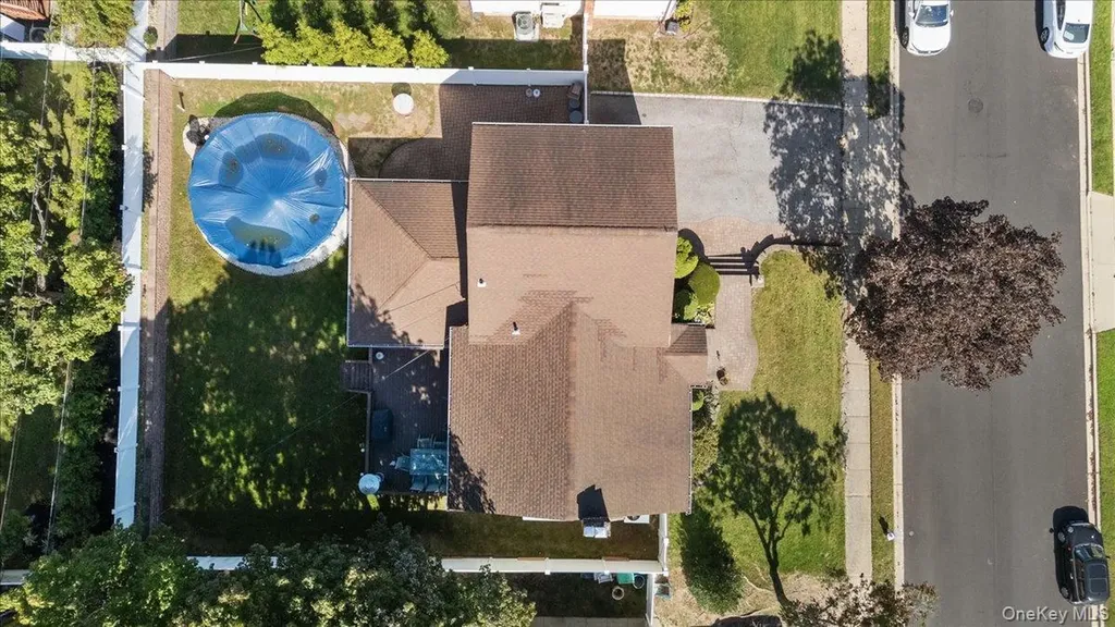 21 Eleanor Road Plainview NY 11803