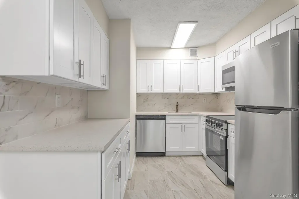 7-25 166 Street Beechhurst NY 11357