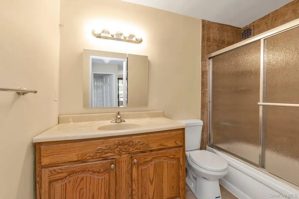 7-25 166 Street Beechhurst NY 11357