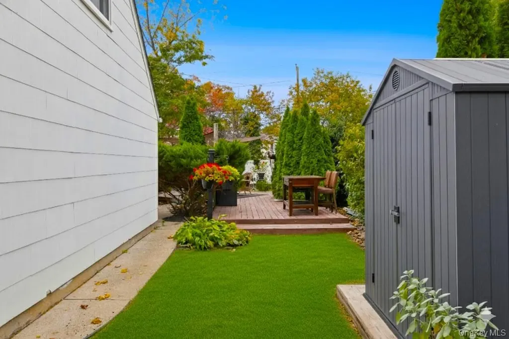 40 Straw Lane Islandia NY 11749
