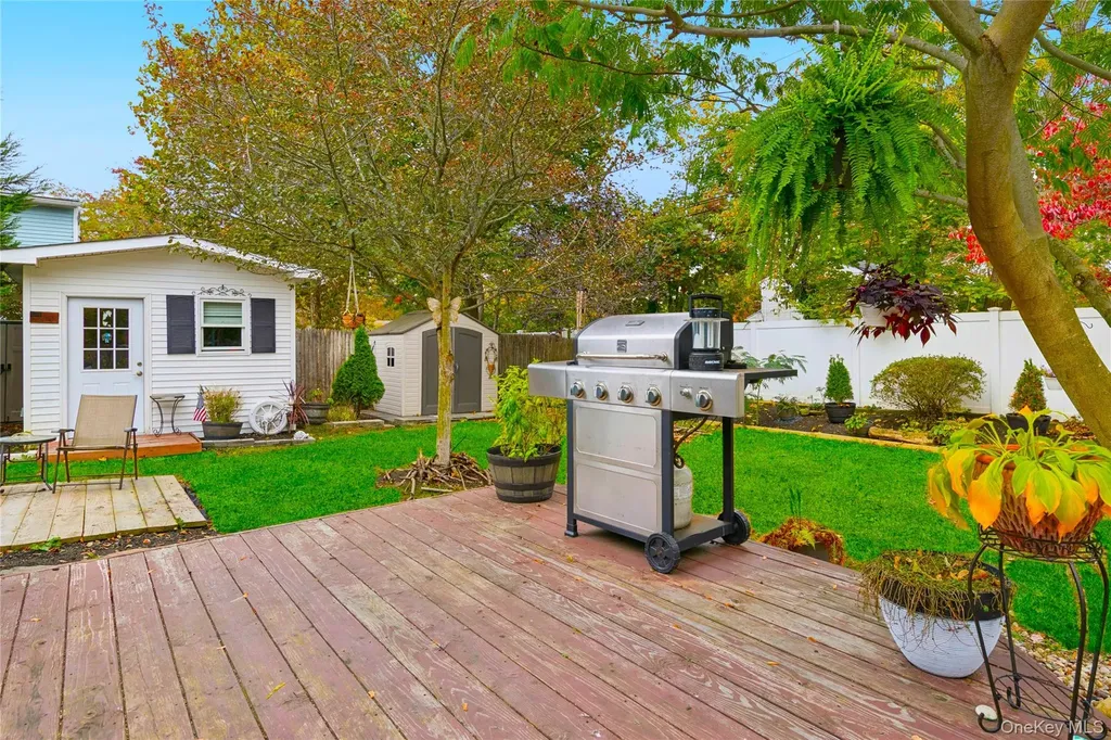 40 Straw Lane Islandia NY 11749