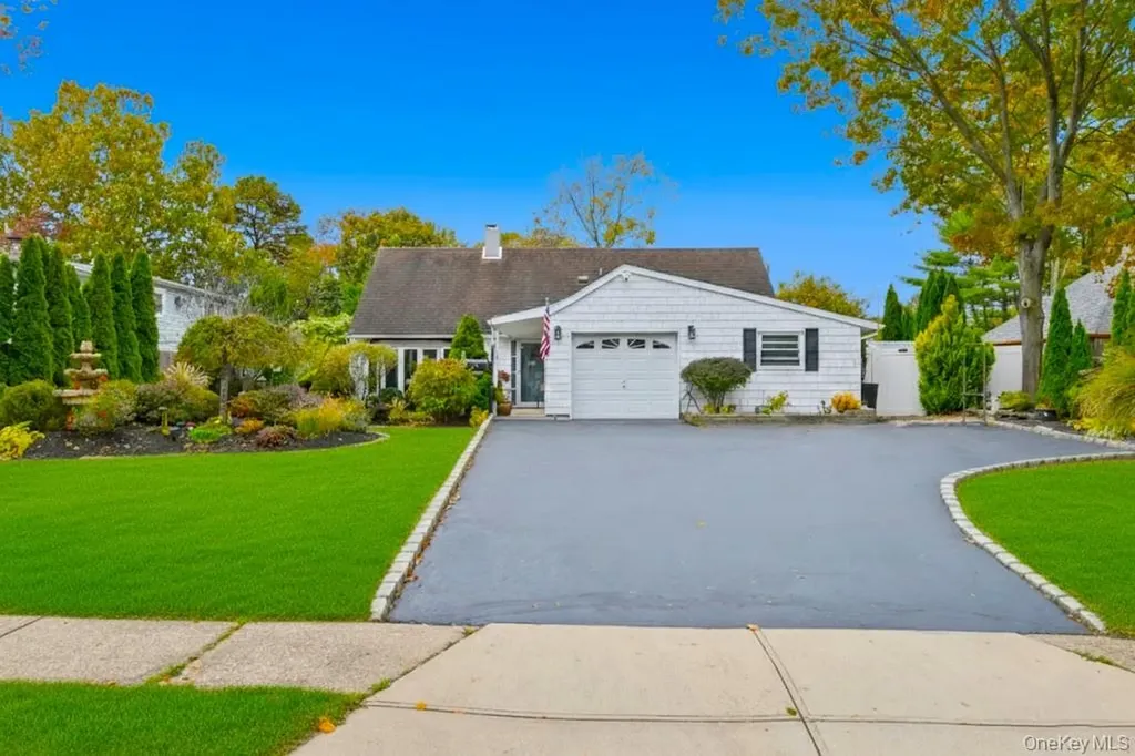40 Straw Lane Islandia NY 11749