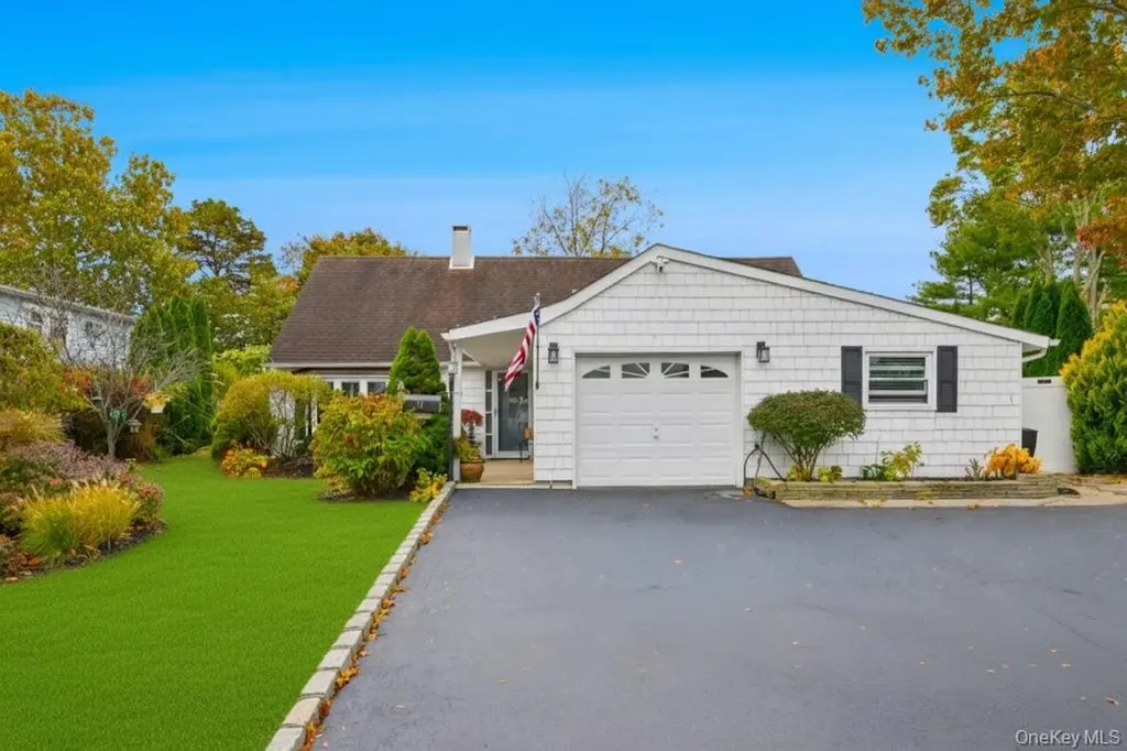 40 Straw Lane Islandia NY 11749