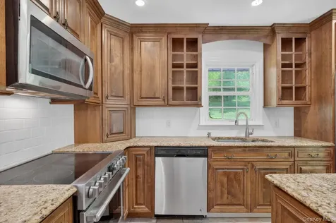 21 Crest Court Hopewell Junction NY 12533