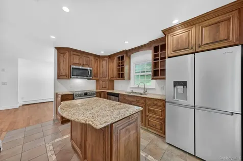 21 Crest Court Hopewell Junction NY 12533
