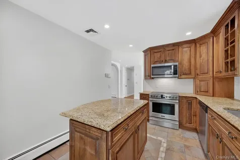 21 Crest Court Hopewell Junction NY 12533