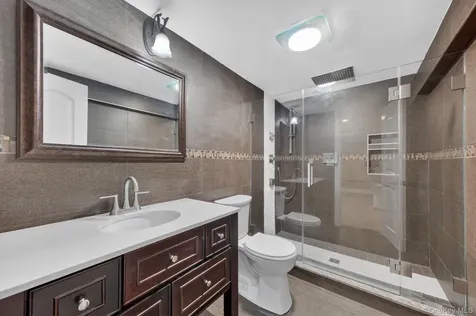 21 Crest Court Hopewell Junction NY 12533