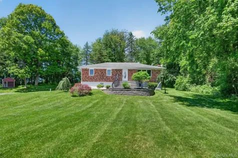 21 Crest Court Hopewell Junction NY 12533