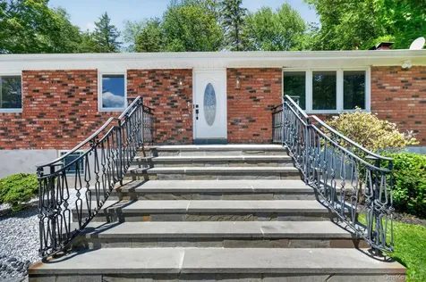 21 Crest Court Hopewell Junction NY 12533