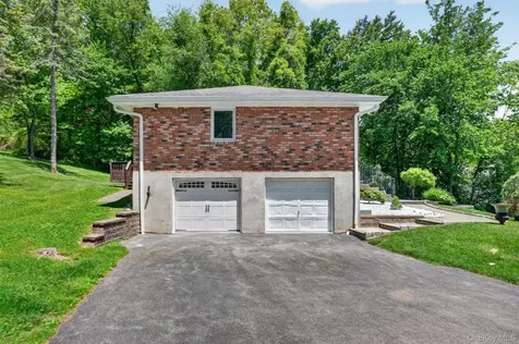 21 Crest Court Hopewell Junction NY 12533